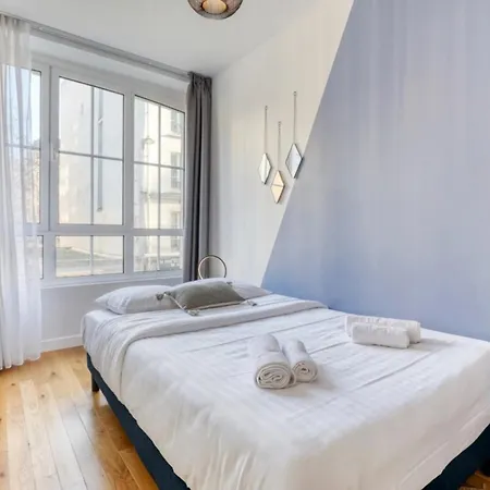 Blue Design 2bdr Flat In The Heart Of Bastille *