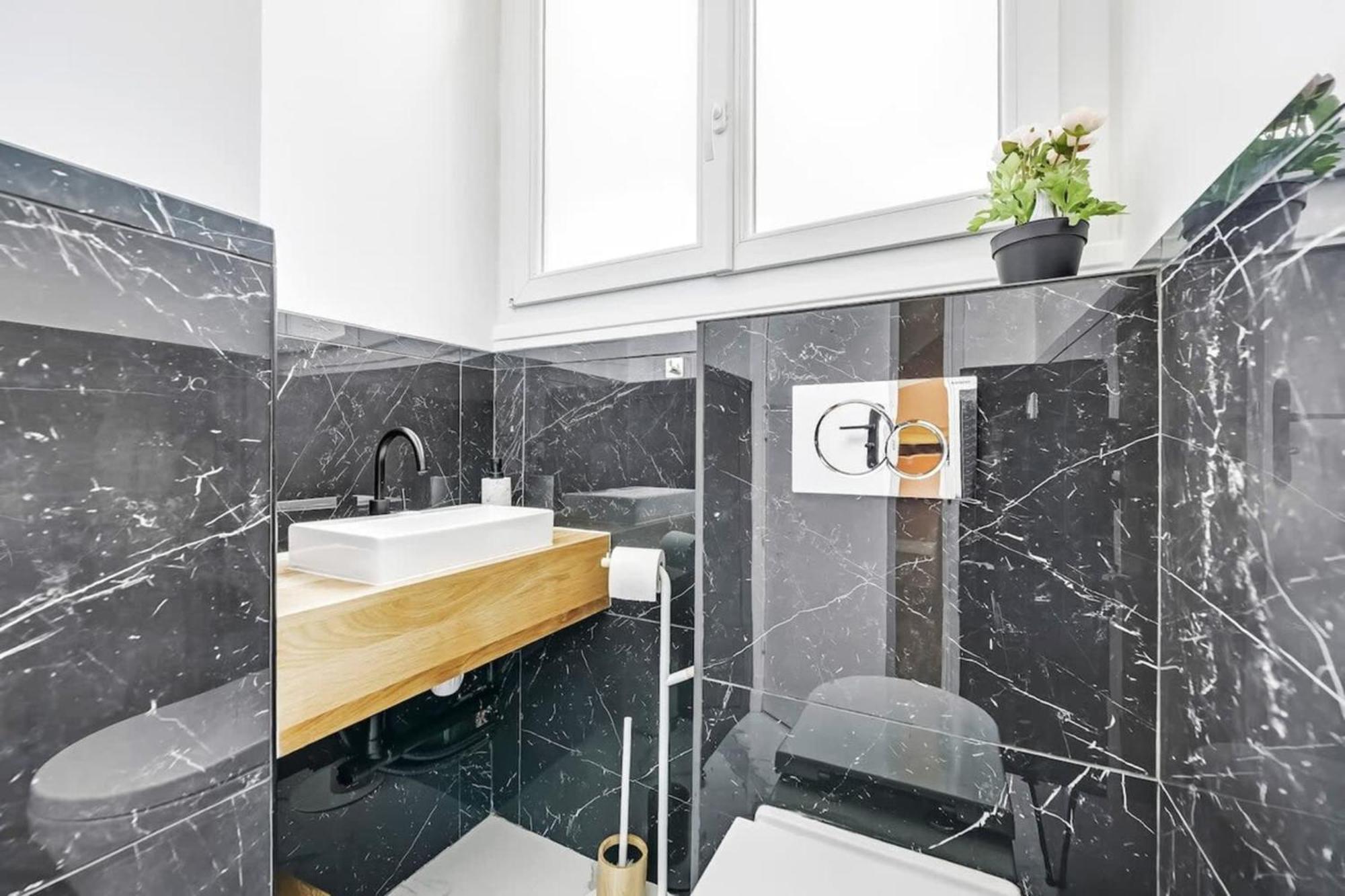Blue Design 2bdr Flat In The Heart Of Bastille *